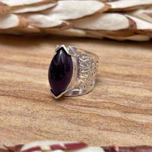 Bague Statement Bohème en Améthyste, Bague Ornée en Laiton pour Femme, Finition Plaqué Argent, Motif Floral Ethnique, Vente en Gros - Product Image 4