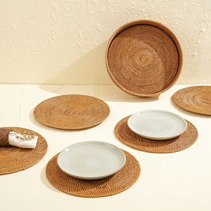 Juego de manteles individuales y cestas de ratán, tejidos a mano, para decoración de mesa. - Product Image 6