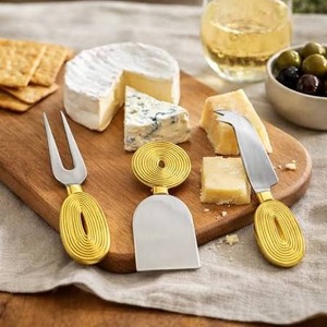 Ensemble de couteaux à fromage au design élégant en forme de feuille, ustensiles de service en métal poli miroir pour fêtes, ensemble de couteaux à fromage vintage avec manche en forme de feuille doré - Product Image 3