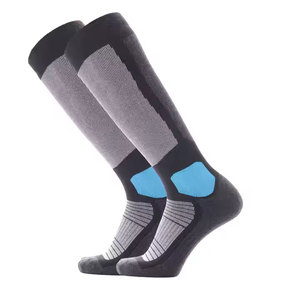 Chaussettes de football pour jeunes, respirantes, absorbantes, de haute qualité, en bleu, noir et gris, avec logos personnalisables, 100% nylon - Product Image 1