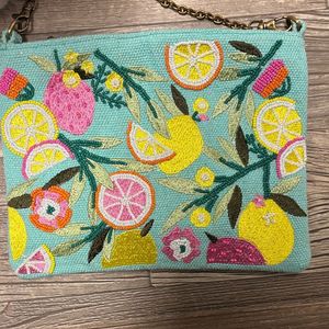 Sac à bandoulière artisanal perlé motif agrumes pour femme – Pochette d'été - Product Image 1