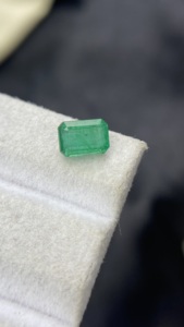 Émeraude naturelle certifiée du Zambie, taille octogonale, pierre à bon lustre, pierre précieuse non montée pour la création de bijoux, 1,44 carat - Product Image 6