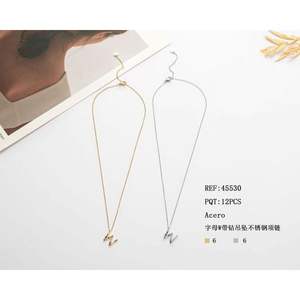 Collana in Acciaio Inossidabile con Ciondolo a Forma di Lettera W e Diamante, Placcata in Oro, Minimalista, Unisex, per Uso Quotidiano - Product Image 1