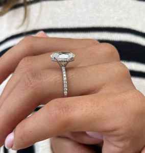 Anillo de Compromiso de Plata 925 con Circonita de 5 Quilates, Engaste Pavé y de Garras, Certificado, Bañado en Rodio, Unisex - Product Image 3