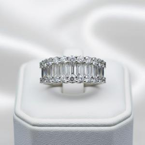 Bijoux fins haut de gamme, bague demi-entourée en or blanc massif 18 carats avec diamants naturels baguette classiques pour mariage, fiançailles, fête, cadeau - Product Image 1