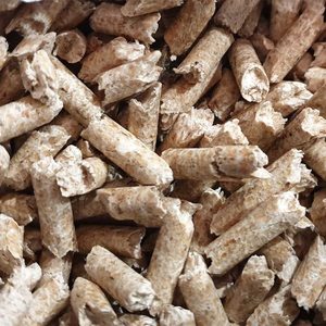 Pellets de madera de biomasa ecológicos creados a partir de residuos forestales de primera calidad para exportación a granel, aplicaciones de calefacción y demanda energética. - Product Image 3