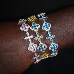 Pulsera de Oro con Cruz de Trébol y Diamantes Cultivados en Laboratorio Lebron, Joyería Hip Hop de Lujo con Incrustaciones de Diamantes, Certificada por IGI - Product Image 1