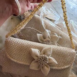 Bolso de Mano Elegante y Ecológico Hecho a Mano con Seda de Yute, Bolso de Noche Étnico Sostenible para Bodas y Fiestas - Product Image 1
