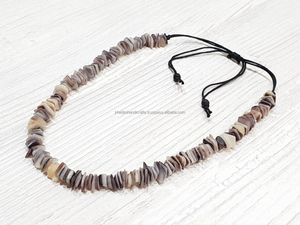 Venta personalizada collar de joyería de moda para mujer collar de resina clásico con patrón de modelo artístico para ropa de boda y fiesta - Product Image 2