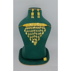 Colliers plaqué or micro formant ensemble de bijoux de mariage et traditionnels cadeau pour les femmes en cuivre et laiton Martasha - Product Image 6