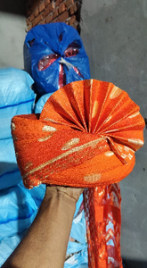 Turban Barati Safa Orange Or, Coiffe Indienne Traditionnelle Pré-nouée pour Invité de Mariage, Style Royal, Vente en Gros - Product Image 3