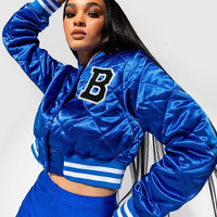 Blouson court matelassé réfléchissant à motif losanges pour femme, avec poches à lettres, style baseball, idéal pour l'hiver