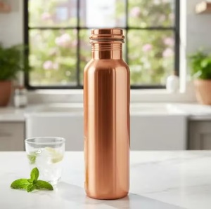 Botella de Agua de Cobre Premium, Portátil, a Prueba de Fugas, Diseño Minimalista para Viajes y Gimnasio - Product Image 1