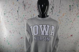 Sudadera IOWA NURSING color gris jaspeado con cuello alto, 100% algodón, con apliques bordados, cuello ancho, URBAN PRODUCTIONS - Product Image 4