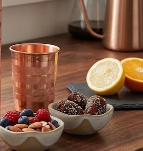 Verre à boire artisanal en cuivre pur, finition polie miroir, parfait pour une table de dîner élégante, mugs de CRAFTSY HOME - Product Image 6