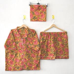 Conjunto de Pijama de Verano para Mujer con Estampado Floral Amarillo Mostaza Vibrante, con Bolsa de Viaje a Juego, Transpirable, de Secado Rápido, de Algodón - Product Image 1