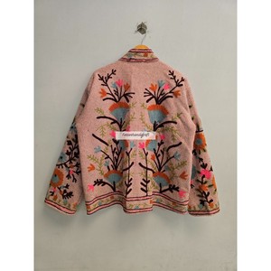 Chaqueta india 100% algodón, hecha a mano, corta, estilo Suzani, con bordado uzbeco, con dos bolsillos laterales, de tela de yute Khadi. - Product Image 5