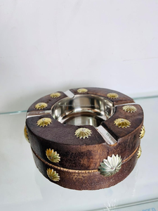 Porte-cigare en bois élégant et compact fabriqué à la main Cendrier traditionnel pour salon Bar Bureau Bureau pour offrir à des prix - Product Image 3