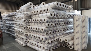 Tissu agrotextile 22 GSM résistant aux UV, protection des cultures contre les adventices, couverture végétale, agriculture, rouleau non tissé - Product Image 1