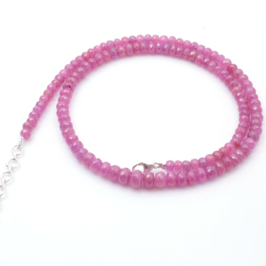 เครื่องประดับแฟชั่นแซฟไฟร์สีชมพูใส่ได้ทั้งชายและหญิงสร้อยคอโซ่เชื่อมโยงแบบชาติพันธุ์ไม่มีตัวตนพร้อมกลีบกุหลาบเสน่ห์ลูกปัดสำหรับเป็นของขวัญ - Product Image 4