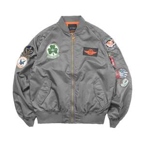 เสื้อแจ็คเก็ตบอมเบอร์วินเทจสำหรับผู้ชาย แบบสองด้าน ใส่ได้ทั้งสองด้าน กันลม ผลิตจากผ้าไนลอนรักษ์โลก สไตล์สตรีทแวร์ทันสมัย ลำลอง เหมาะสำหรับกิจกรรมกลางแจ้ง สไตล์นักบิน - Product Image 3