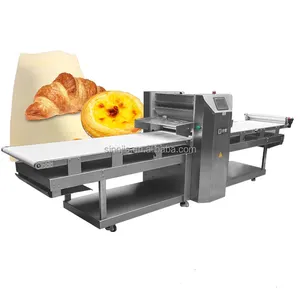 Machine à pâte feuilletée entièrement automatique à haut rendement avec farine et laminoir à pâte enroulée