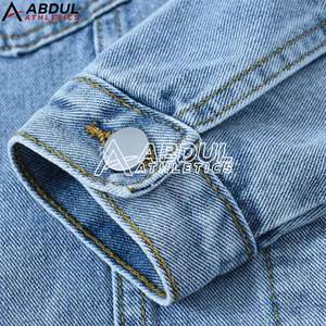 Veste en jean tendance pour homme avec doublure chaude, look streetwear urbain, idéale pour un style hivernal au quotidien - Product Image 5