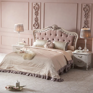 Juego de Dormitorio Romántico Rosa Princesa, Mesitas de Noche de Madera de Caoba Talladas a Mano, Tocador con Tapicería, Cama King Size de Lujo Estilo Francés - Product Image 2