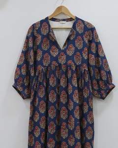 Robe longue ou mi-longue 100 % coton doux, faite main, toutes saisons, motif floral tie-dye, dessinée à la main, taille naturelle, pour le bureau - Product Image 2