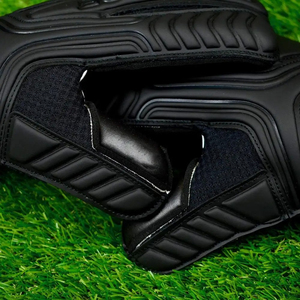 Gants de gardien de but gaélique professionnels avec sangle de poignet réglable, fermeture à lacets, protection des doigts, latex épaissi, personnalisables - Product Image 5