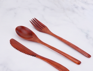 Juego de cubiertos de madera con cuchara, tenedor y cuchillo, diseño minimalista, pulido a mano, reutilizable para uso en campamentos. - Product Image 1