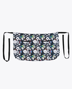 Capa de peluquería con cintura ajustable, delantal textil para salón con estampado de flor de cerezo y nubes en azul marino - Product Image 3