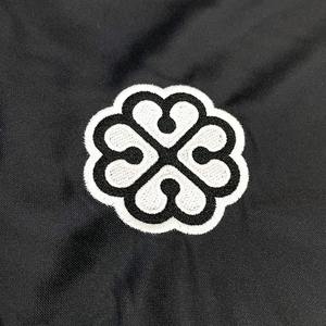 Maillot de football personnalisé noir en maille respirante imprimé, vente en gros, crop top personnalisé coupe carrée, manches courtes, col en V - Product Image 3