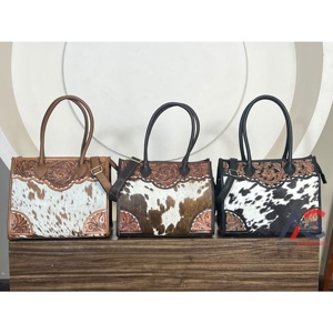 Bolso Tote de Cuero para Mujer, Diseño Único, Tallado a Mano, con Piel de Vaca, Estilo Bohemio, Vintage, Hecho a Mano, Tipo Bandolera - Product Image 1