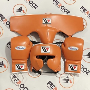 Ensemble de gants de boxe de sparring les plus vendus avec poignées en cuir véritable personnalisées pour l'entraînement en Muay Thai et en arts martiaux - Product Image 5