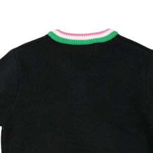 เสื้อสเวตเตอร์ถักคอวีสีขาวดำสำหรับผู้หญิง ปักลายตราสัญลักษณ์ แขนยาว สวมใส่สบาย แฟชั่นเสื้อคลุมลำลอง สไตล์เก๋ไก๋สำหรับทุกวัน - Product Image 5