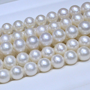 Collier de perles d'eau douce de 9-10 mm avec une bonne rondeur, couleur légèrement rose, petites imperfections non évidentes sur le dessus, bonne qualité - Product Image 2
