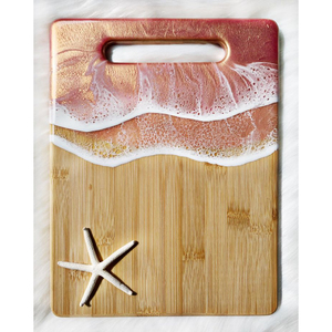 Planche à découper en résine bleue personnalisée sur le thème de la plage, planche à fromage en bois massif de qualité supérieure avec poignée, idéale pour un cadeau de bienvenue ou de mariage - Product Image 6