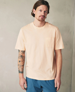 เสื้อยืดคอกลมสีพีชสไตล์ใหม่สำหรับผู้ชาย มีกระเป๋า ผ้าถักเนื้อคอตตอนสีพื้น ชุดลำลองใส่สบายสำหรับฤดูร้อน พร้อมกางเกงขาสั้นสีน้ำเงิน - Product Image 3