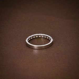 Bague de mariage demi-éternité en or 14K/18K avec diamants ronds brillants de luxe, empilable, par un fabricant de joaillerie fine - Product Image 3