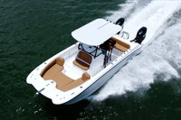 Maximisez vos aventures en bateau avec notre bateau amaran fiable et efficace