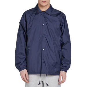 Veste de coach pour homme, personnalisable avec logo, grande taille, à capuche, logo sur le devant, imperméable, coupe-vent, respirante, en polyester enduit, style sportif - Product Image 2
