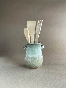 Porte-ustensiles compact en céramique grès, finition glaçure menthe bicolore, cuit au four, construction robuste, gain de place, organisateur de comptoir de cuisine - Product Image 3