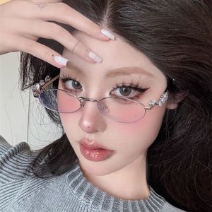 Gafas de Sol de Metal Ovaladas Estilo Y2K con Diamantes para Mujer, Diseño Cóncavo, Estilo Urbano y Personalizado - Product Image 1