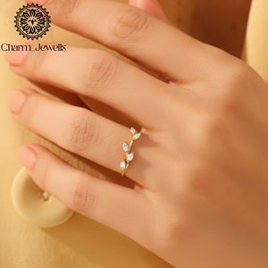 Bague de fiançailles pour femme Charm_Jewells en moissanite plaquée or 18 carats, taille coussin, motif végétal, style classique, sertissage à griffes, IGI - Product Image 1