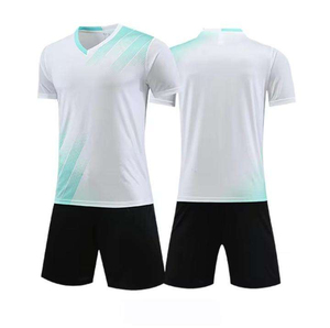 Maillot de football personnalisé pour club, impression numérique, 100 % polyester, manches courtes, service OEM, confortable, durable, respirant - Product Image 1