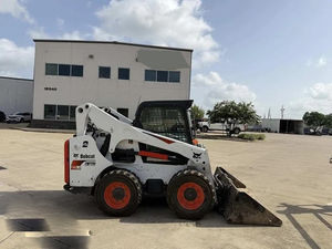 Cargadora Compacta S770 2022 con Cabina Cerrada, Máquina de Construcción de Alto Rendimiento - Product Image 3