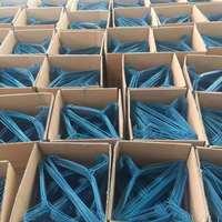 Cintres bon marché vente en gros cintre jetable en métal pour linge Cintre jetable calibre 16 "14" Desechables Lavadero Perchas