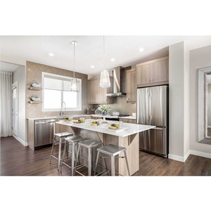 Precio de fábrica: Armario de cocina CANA personalizado con puerta de losa gris suave, torre alta para despensa e isla central, a buen precio. - Product Image 1