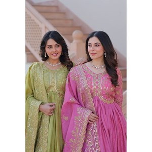 Vestido Salwar Kameez de Seda para Fiesta, Bordado con Lentejuelas y Multidetalles - Product Image 5